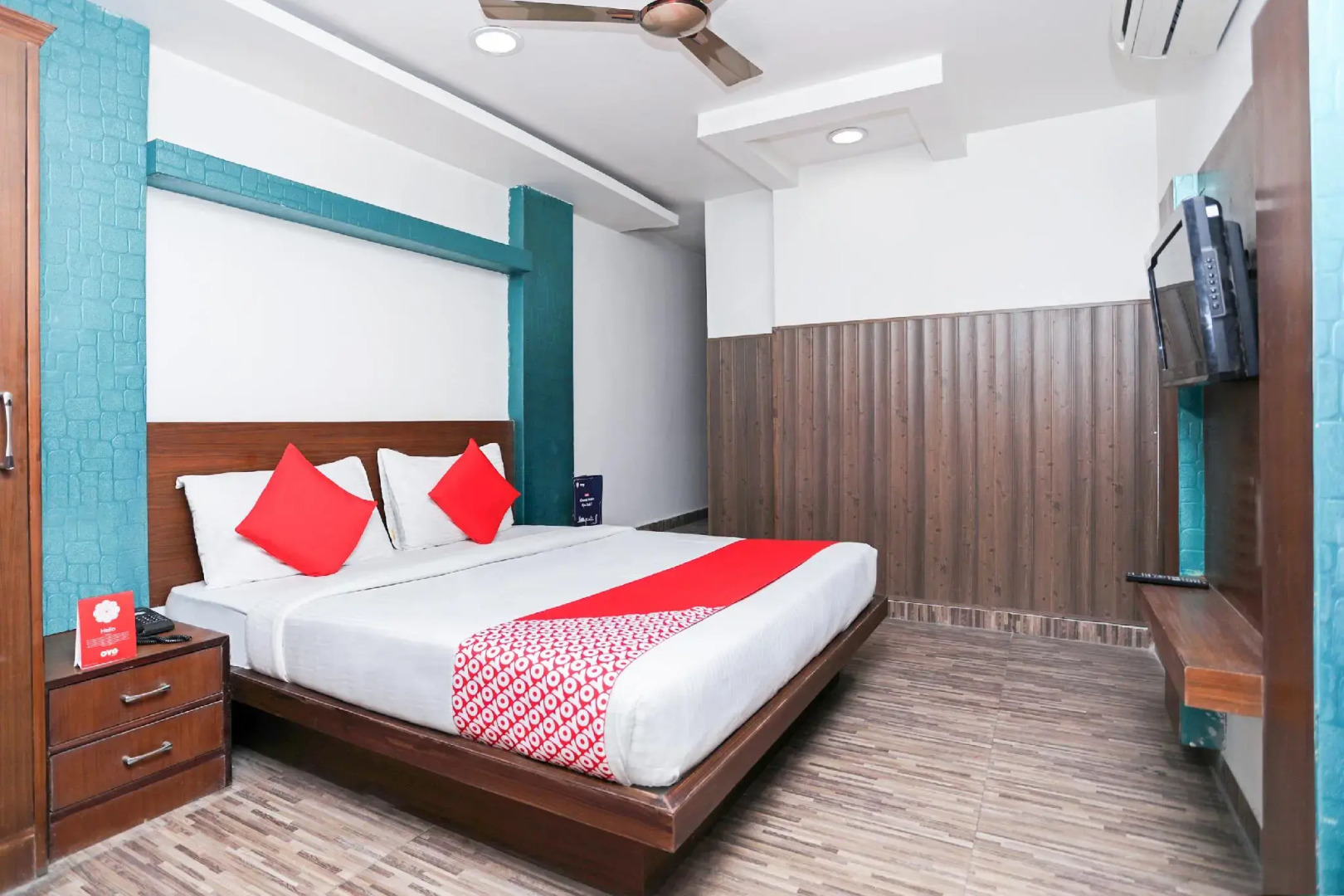 OYO 11061 Hotel Awesome