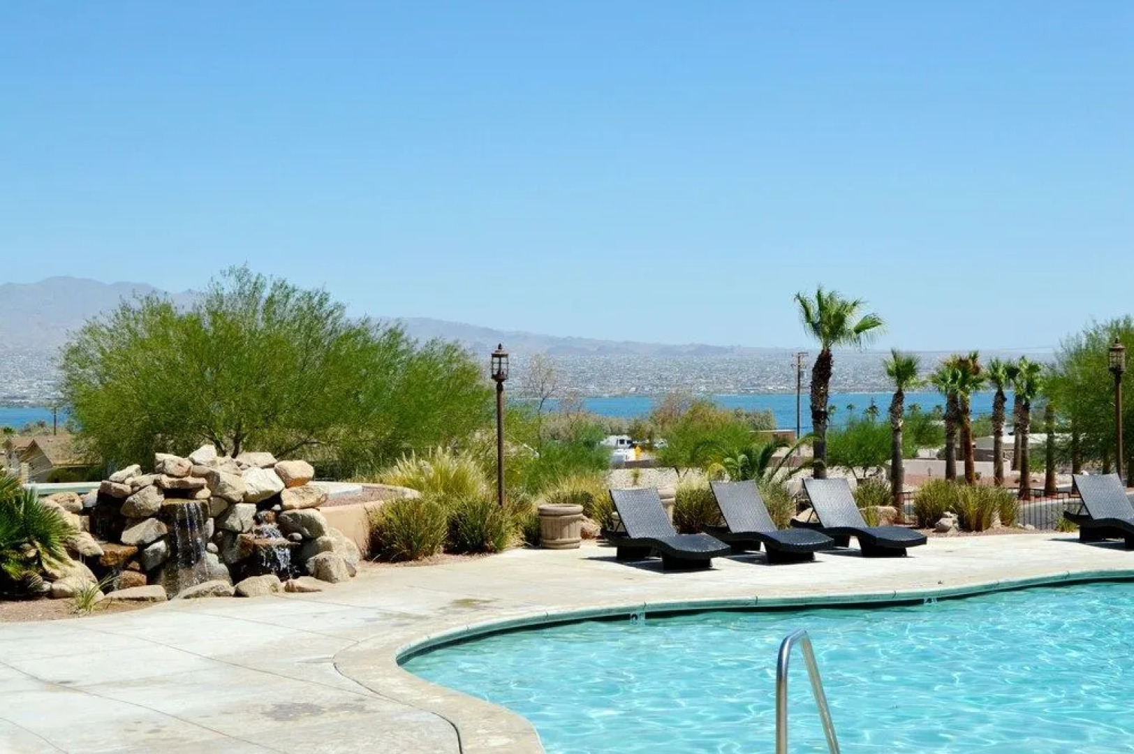 Gorgeous 3BD Havasu Home with Lake View