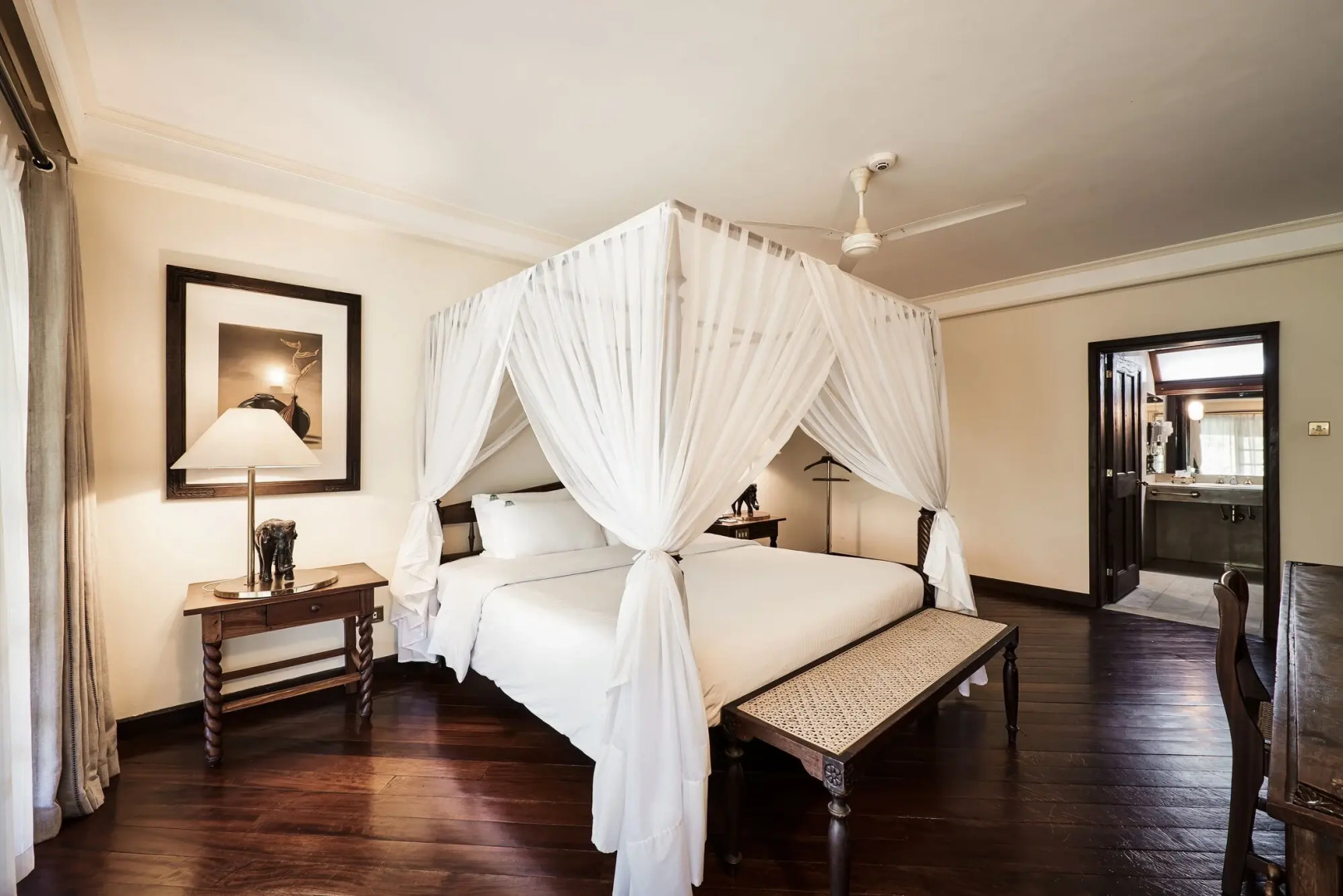 Safari Park Hotel And Casino