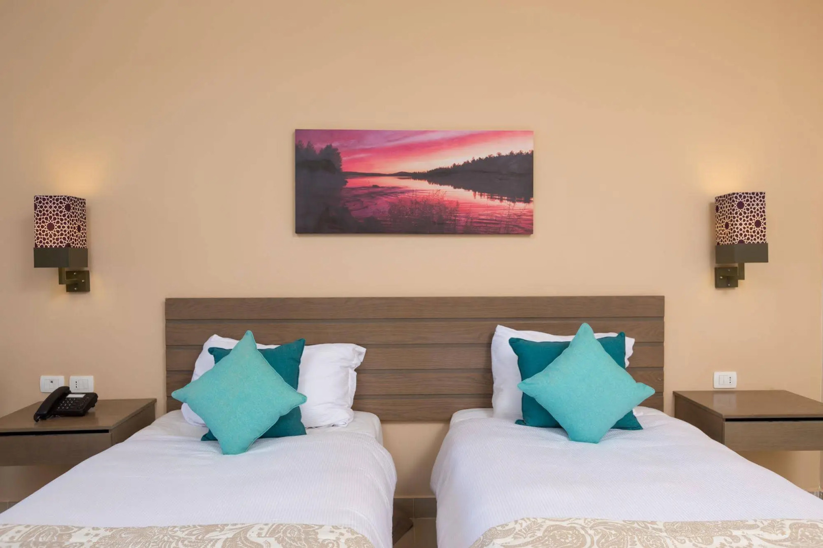 Byoum Lakeside Hotel