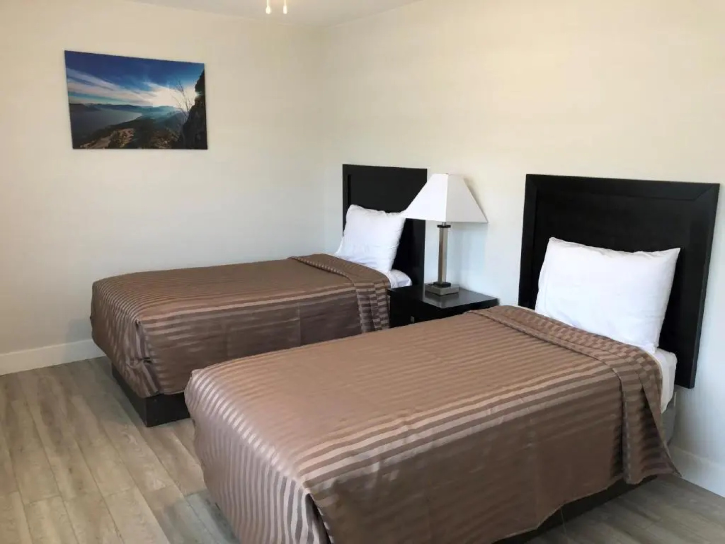 Travelers Motel