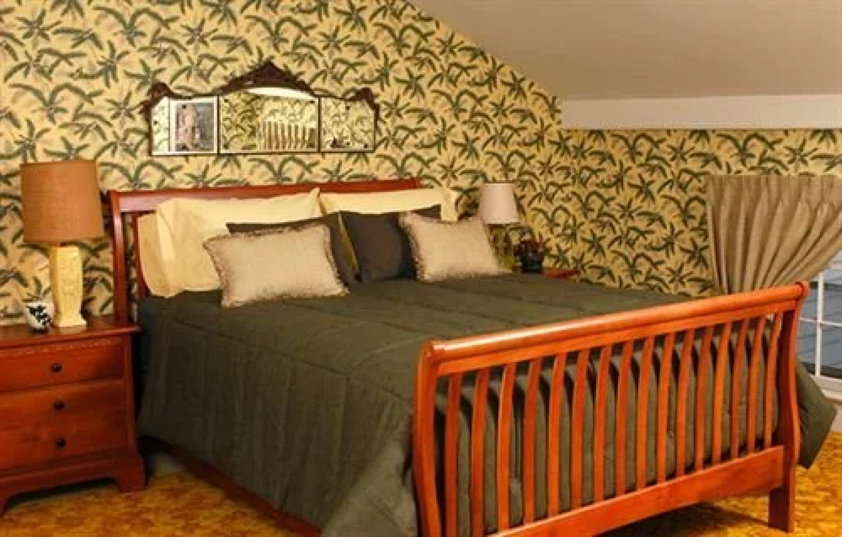 John Morris Manor Bed & Breakfast