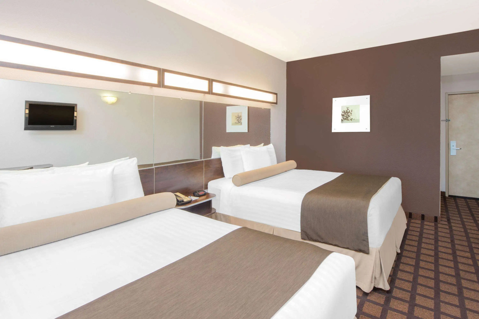 Microtel Inn & Suites by Wyndham Quincy Downtown/River Area