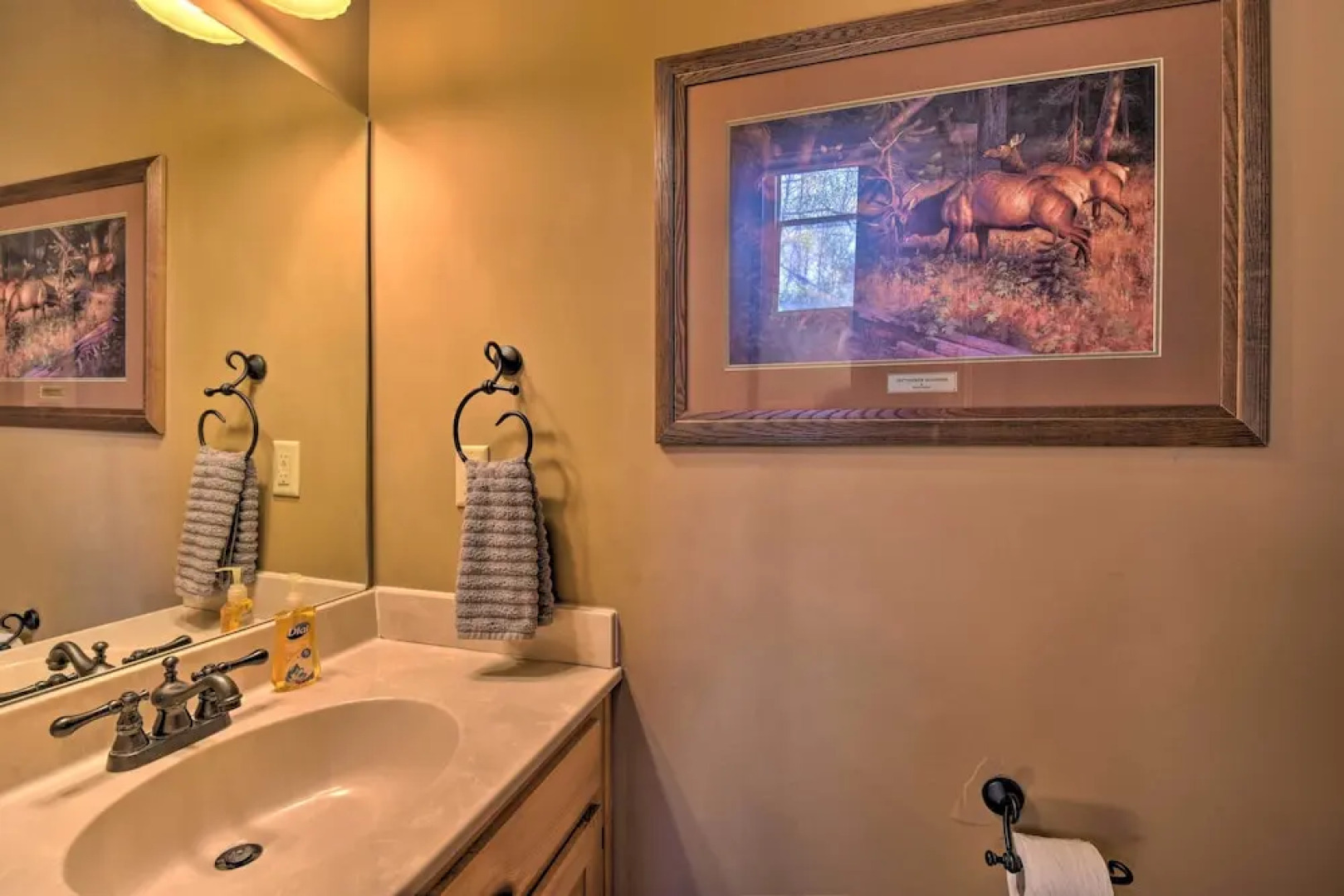 Murrayville Lakefront Cabin w/ Boat Slip & Grill!