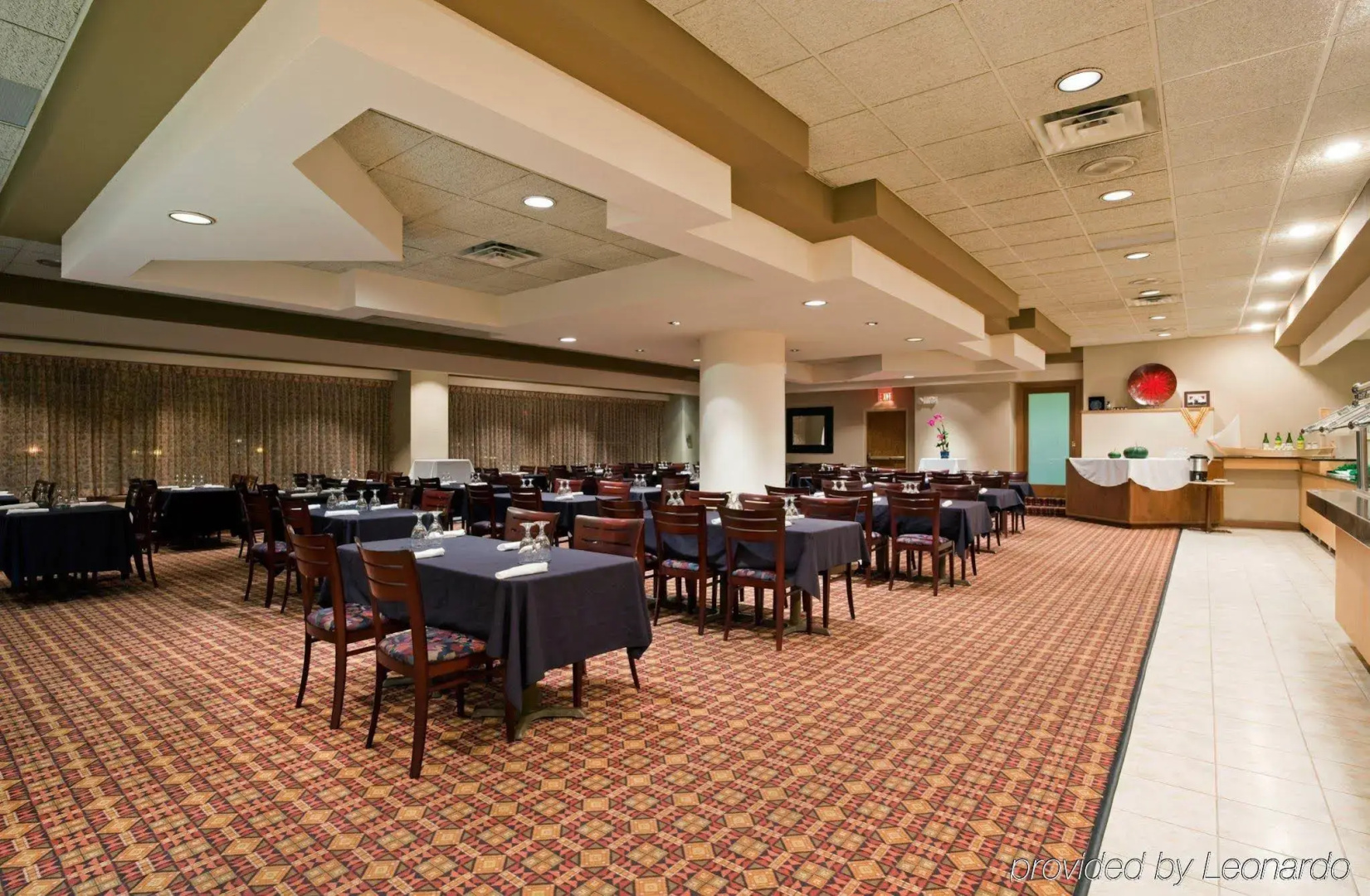 DoubleTree by Hilton St. Paul East