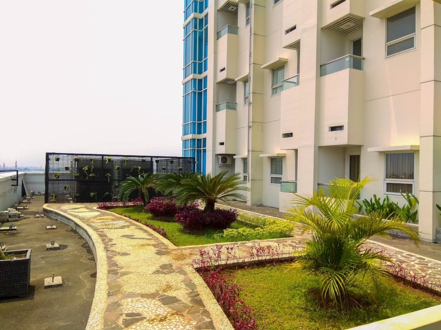 Minimalist Studio Apartment At Atlanta Residences Near Hospital
