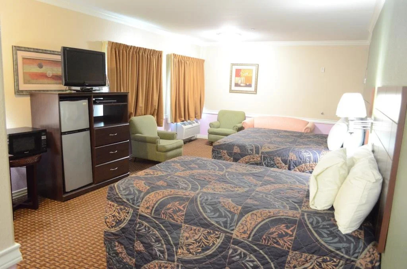 Budget Host Inn & Suites