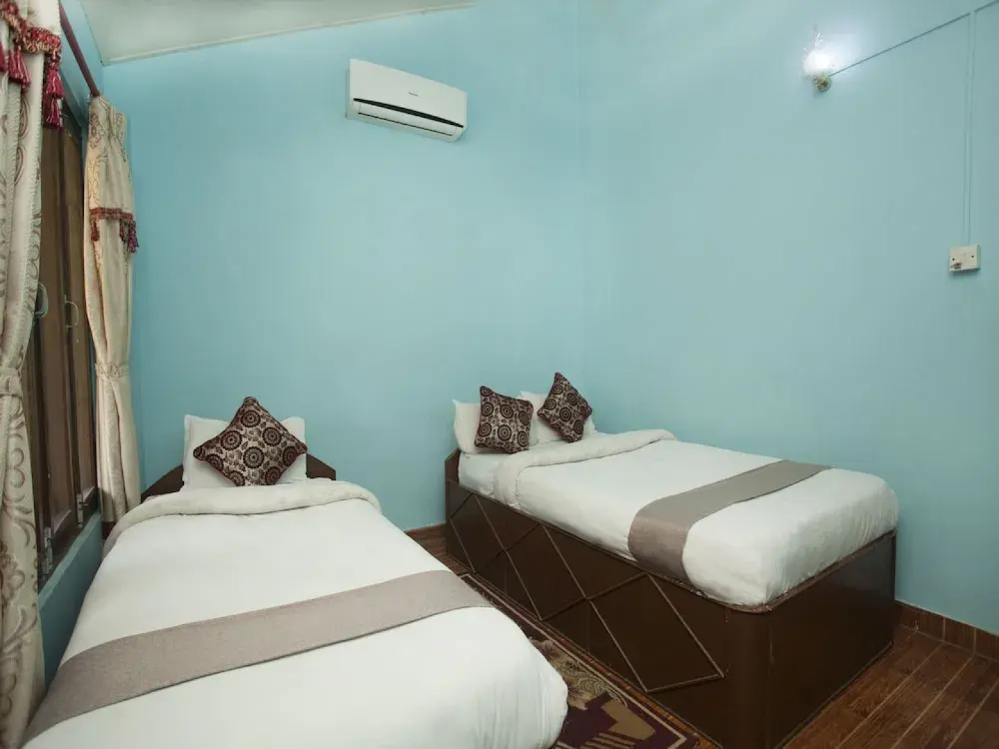 SPOT ON 486 Hotel Holy Lodge