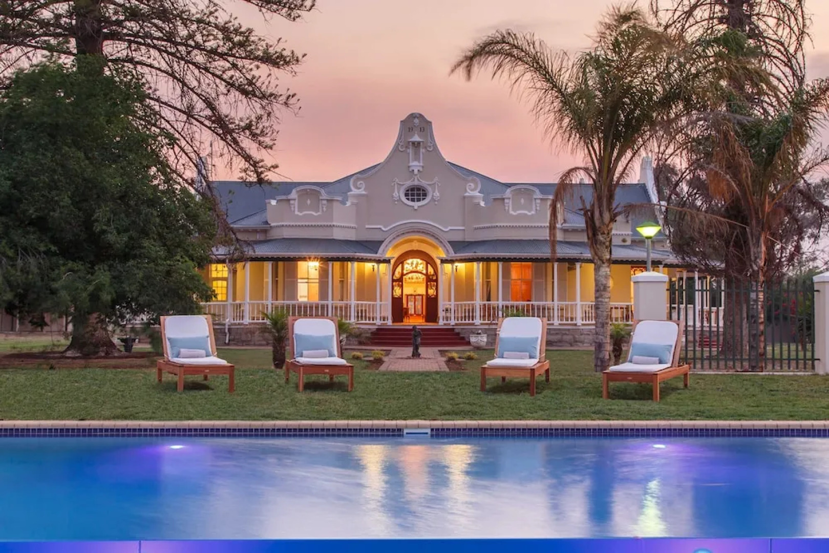 Bakenskraal Ostrich Palace