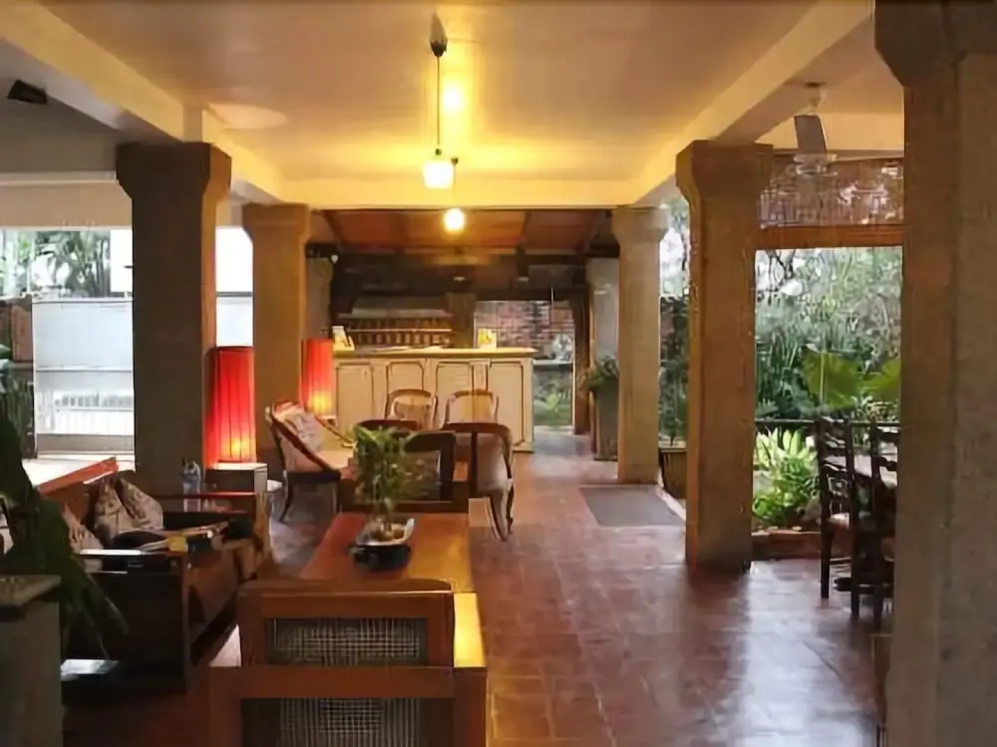 Ivory Inn