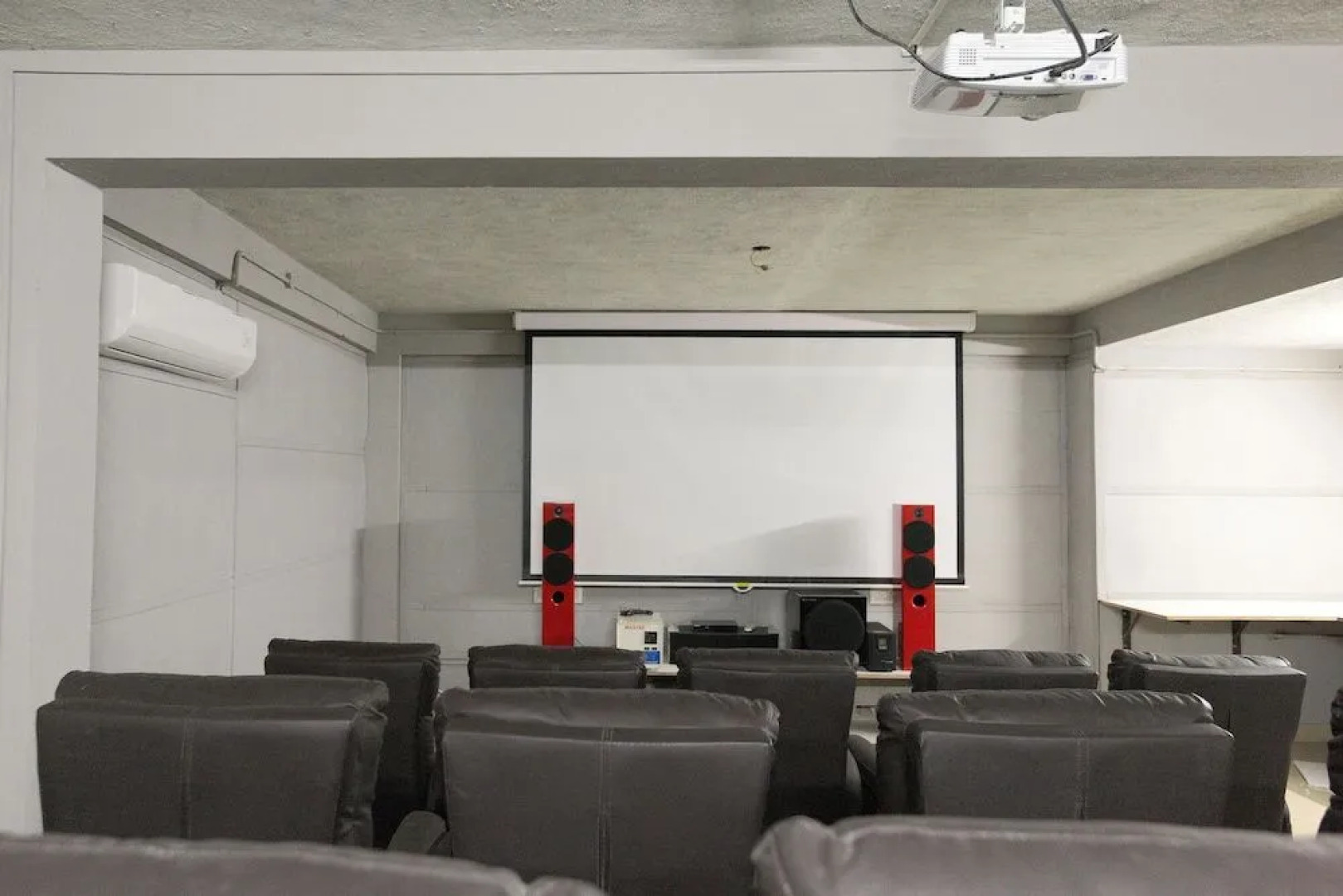 OYO 6345 Royce Ebony