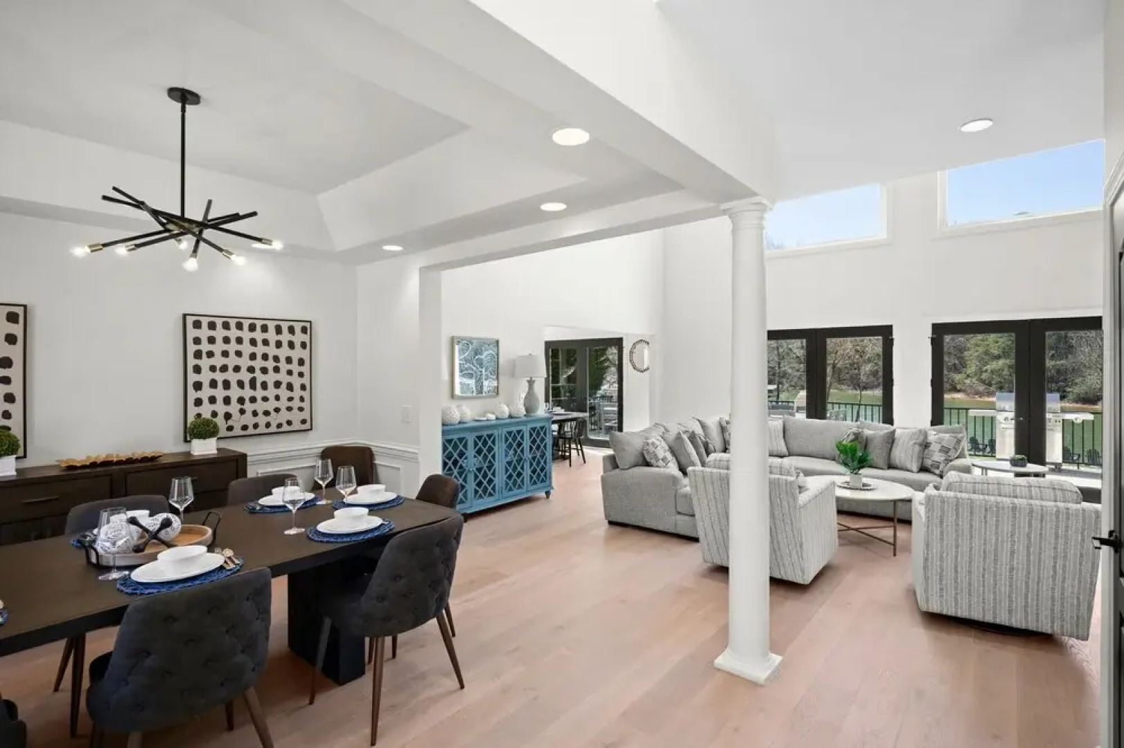 Knotty Pines by Avantstay Lake Views Renovated