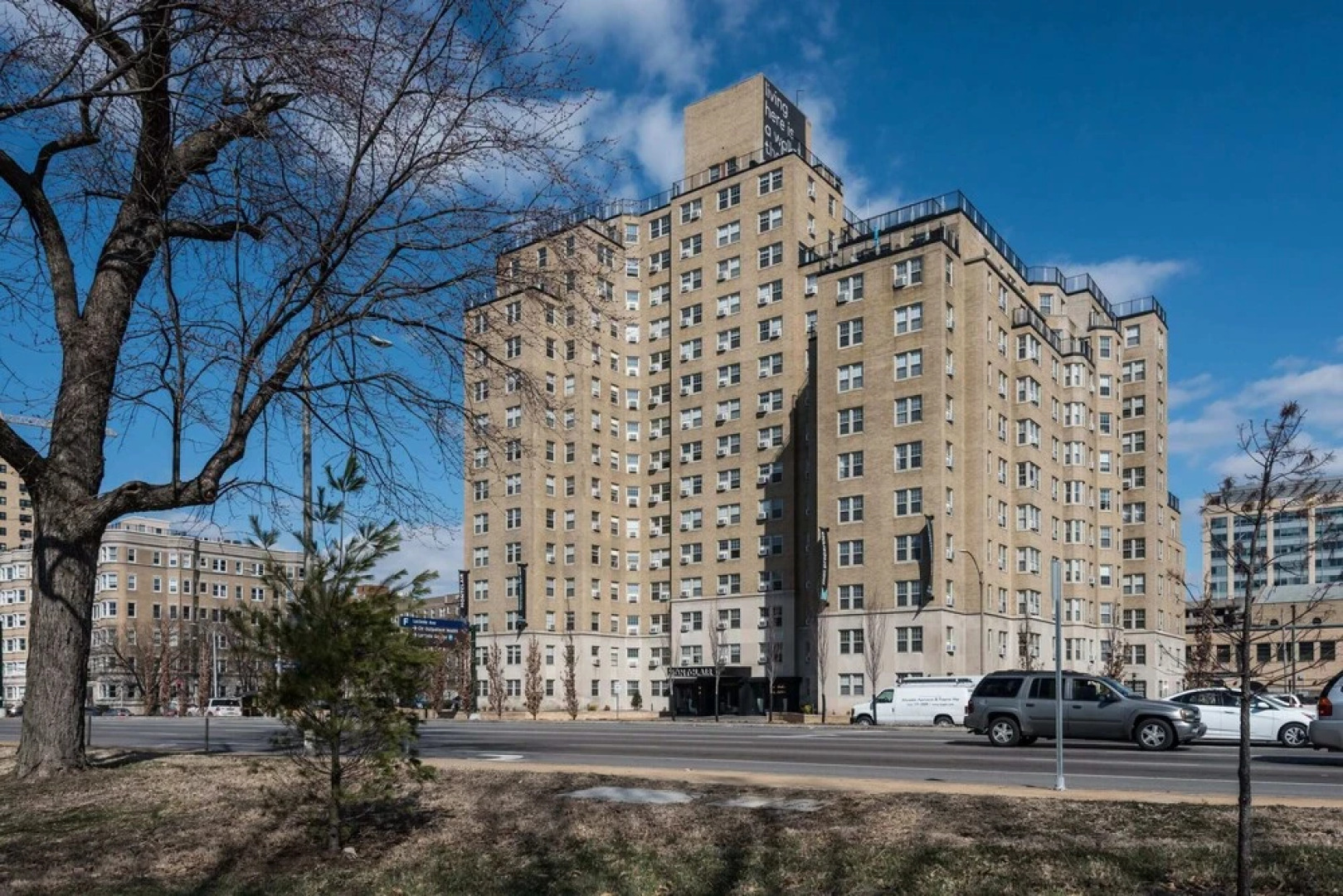 MONTCLAIR - Modern CWE Apts near BJC by Zencity