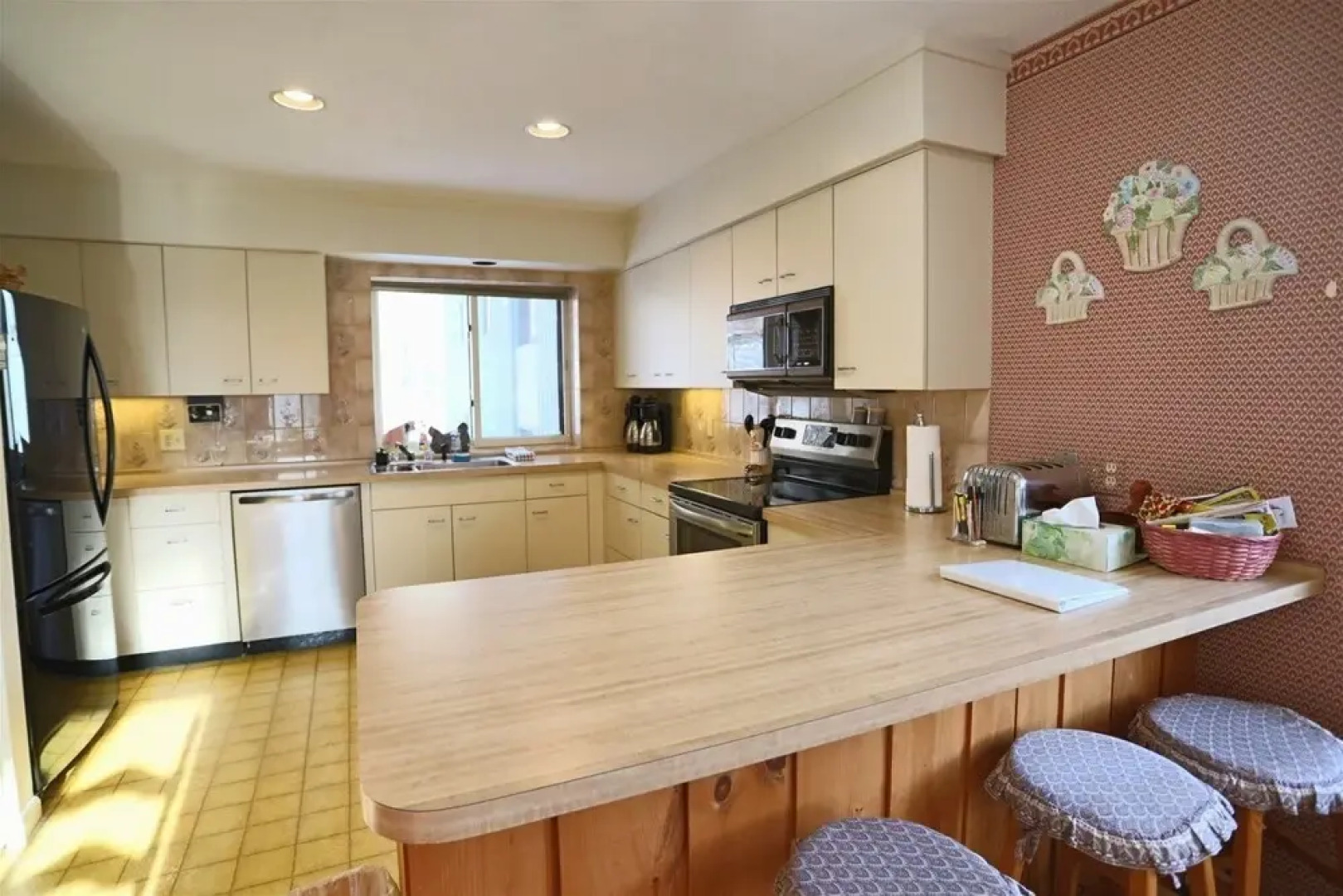 Private Home Close to Loon Mountain, Sleeps Families up to 14! - Cb127l