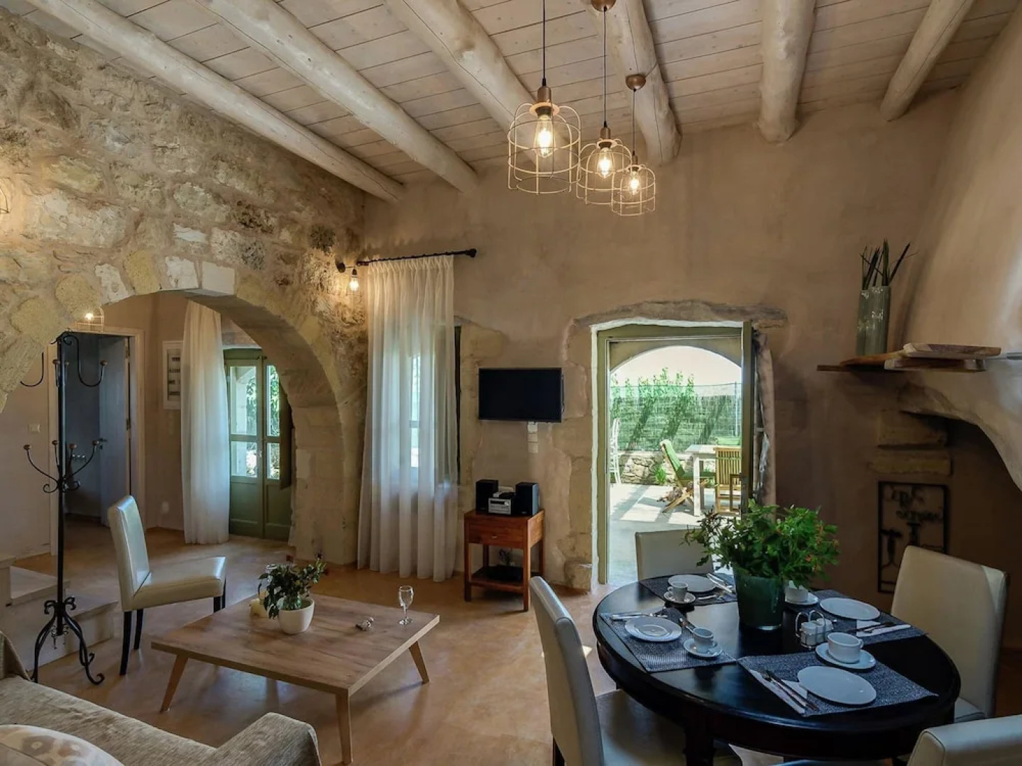 Traditional Stone Built Villa With Private Pool Near Tavern & the Beach
