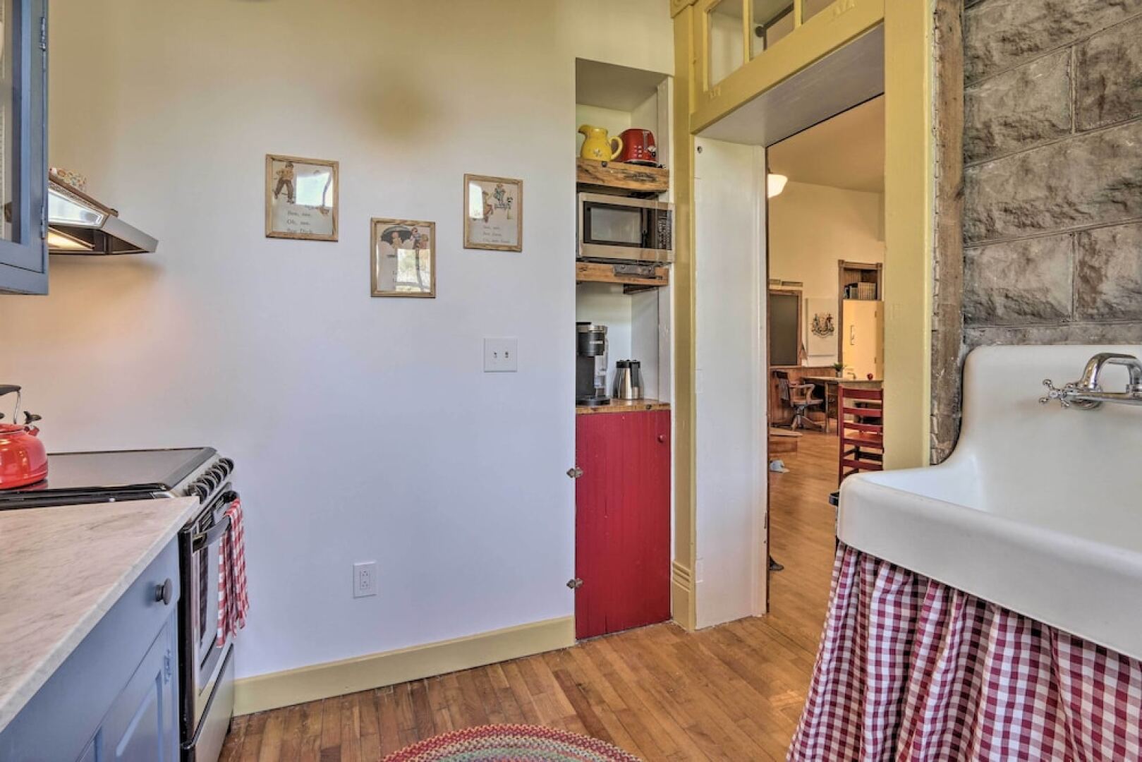 Renovated WV Schoolhouse: History Buffs Heaven!