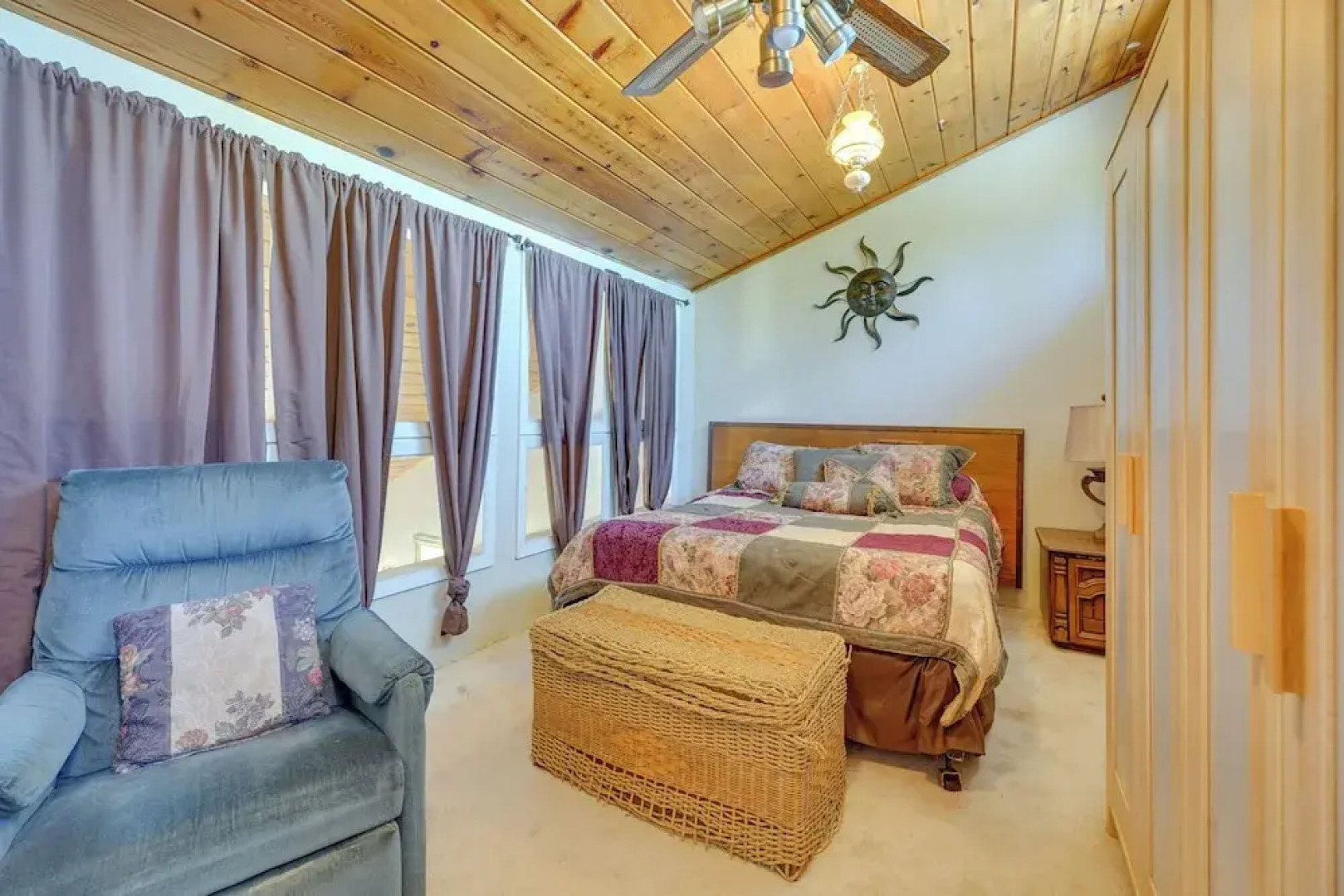 Auburn Cottage w/ Patios & Garden - 3 Mi to Town!