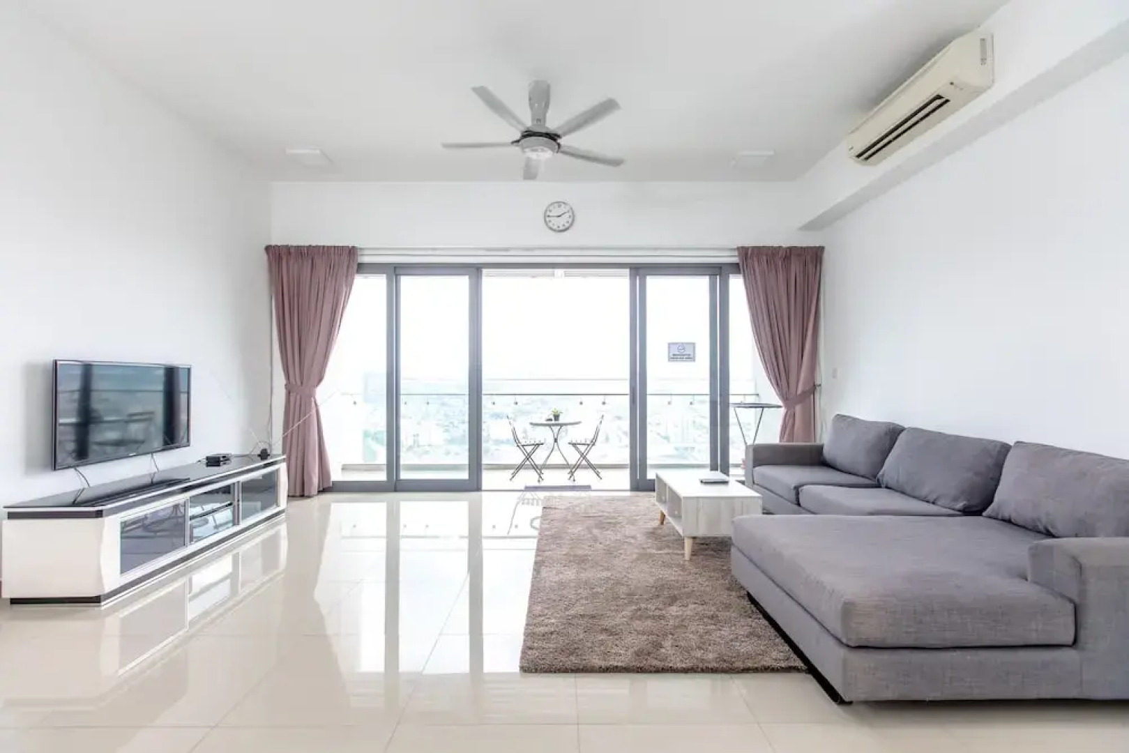 Rex Ollie at The Elements Ampang