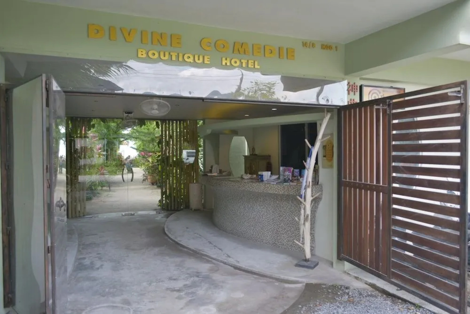 Le Divine Comedie Beach Resort