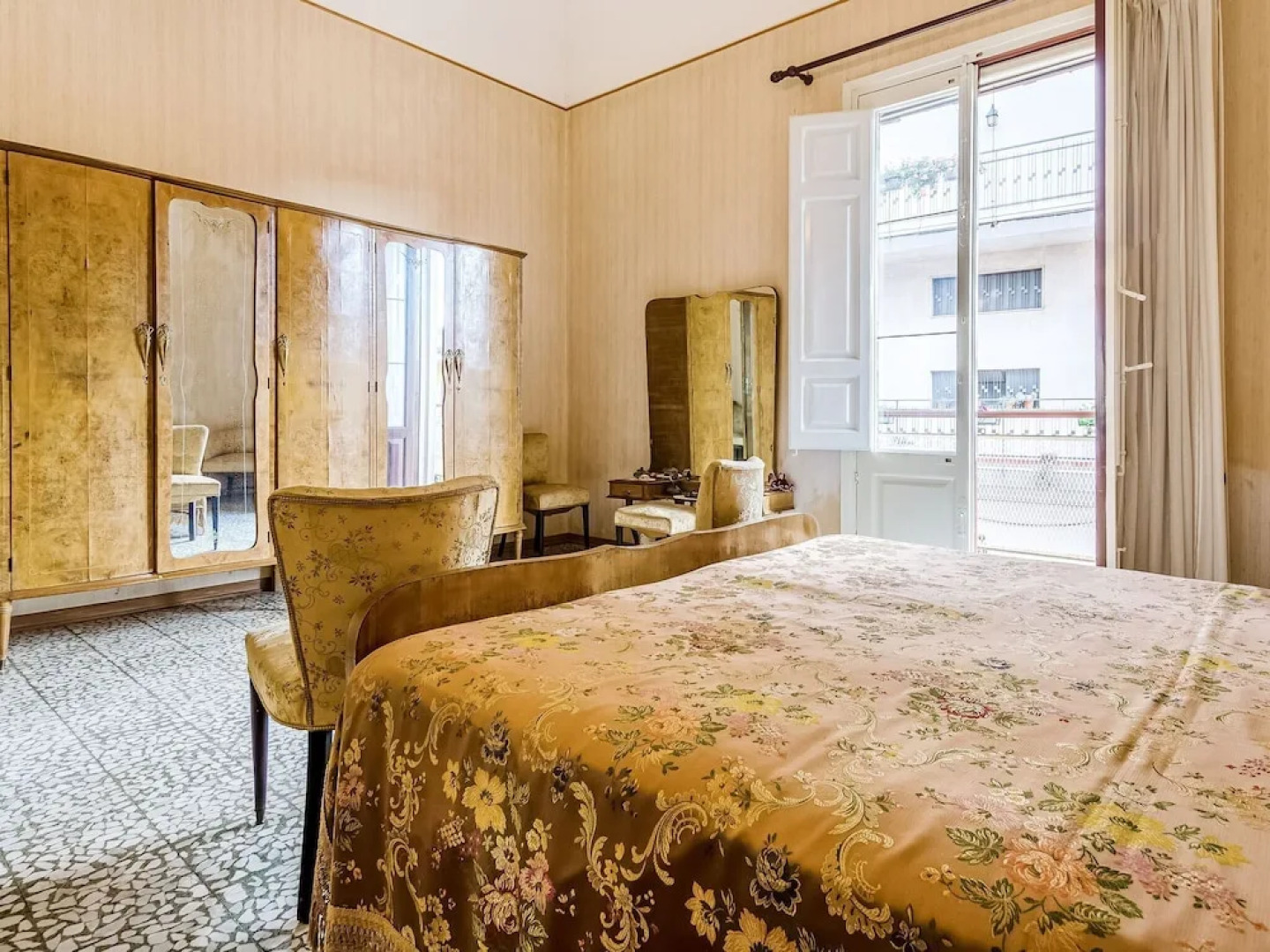 Traditional Holiday Home in Ragalna With Balcony