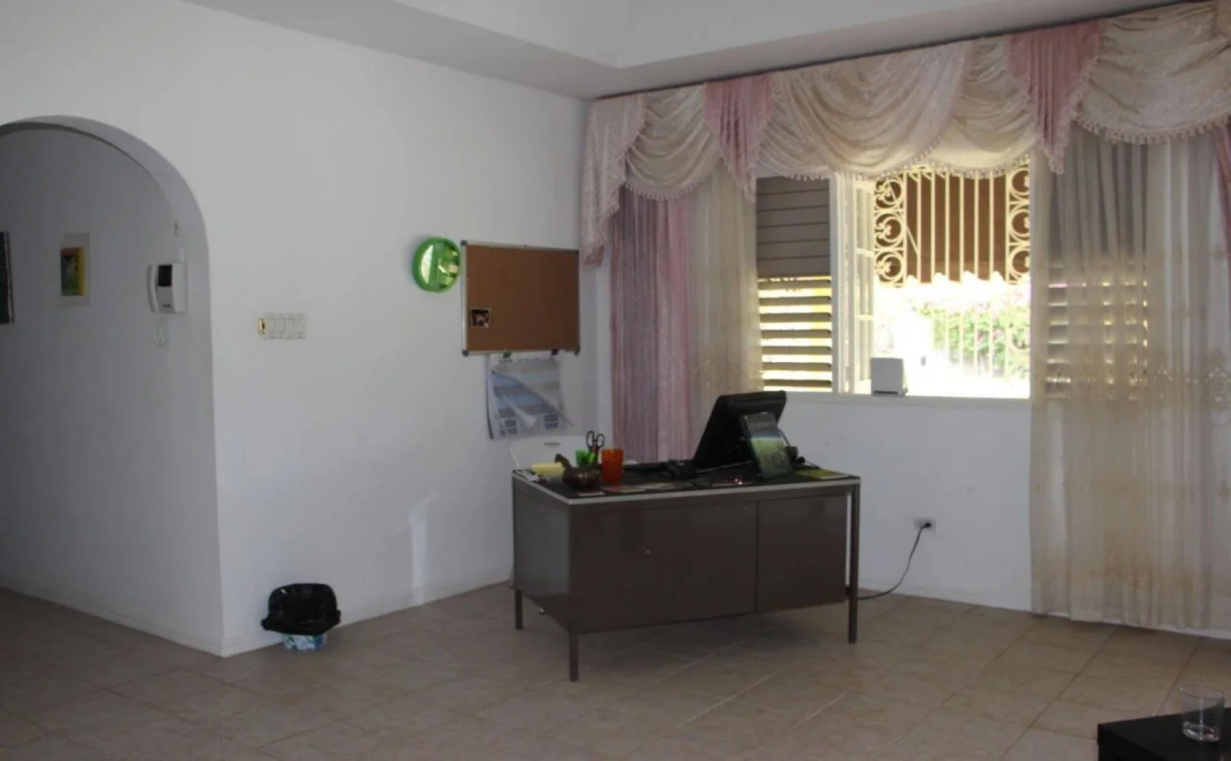 Hotbox Bud & Breakfast