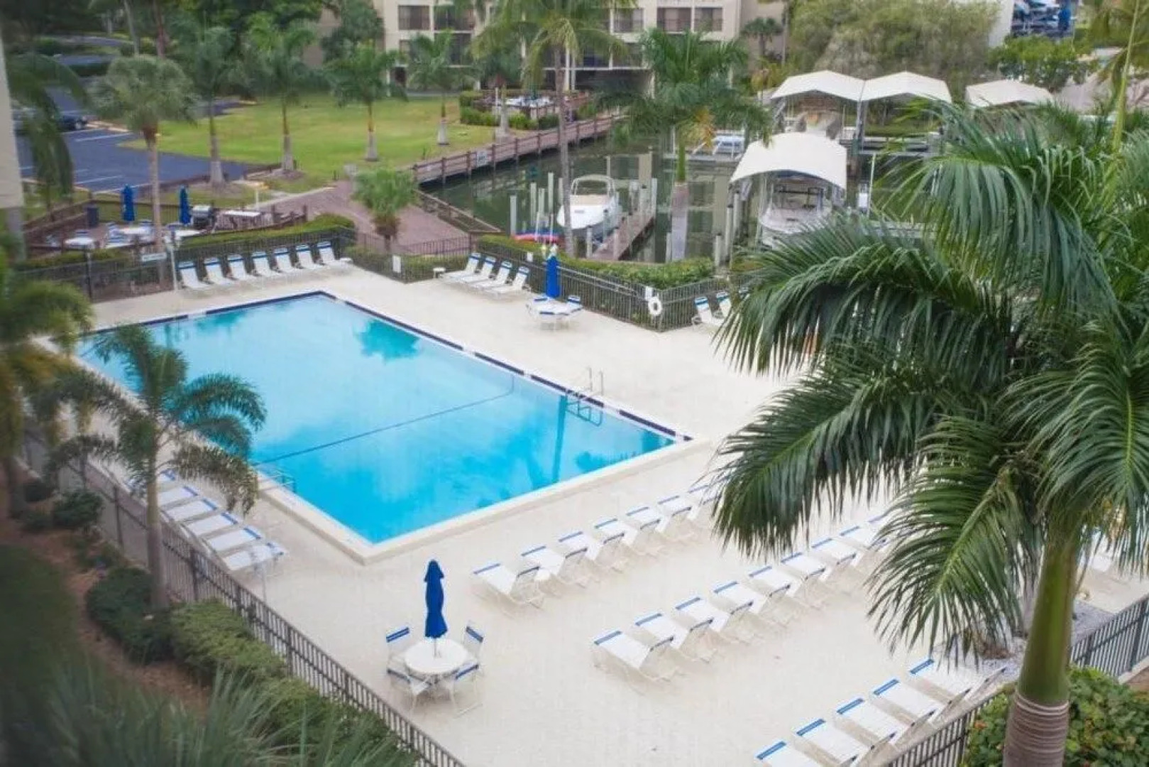 Santa Maria Harbour Resort 4 Br condo by RedAwning