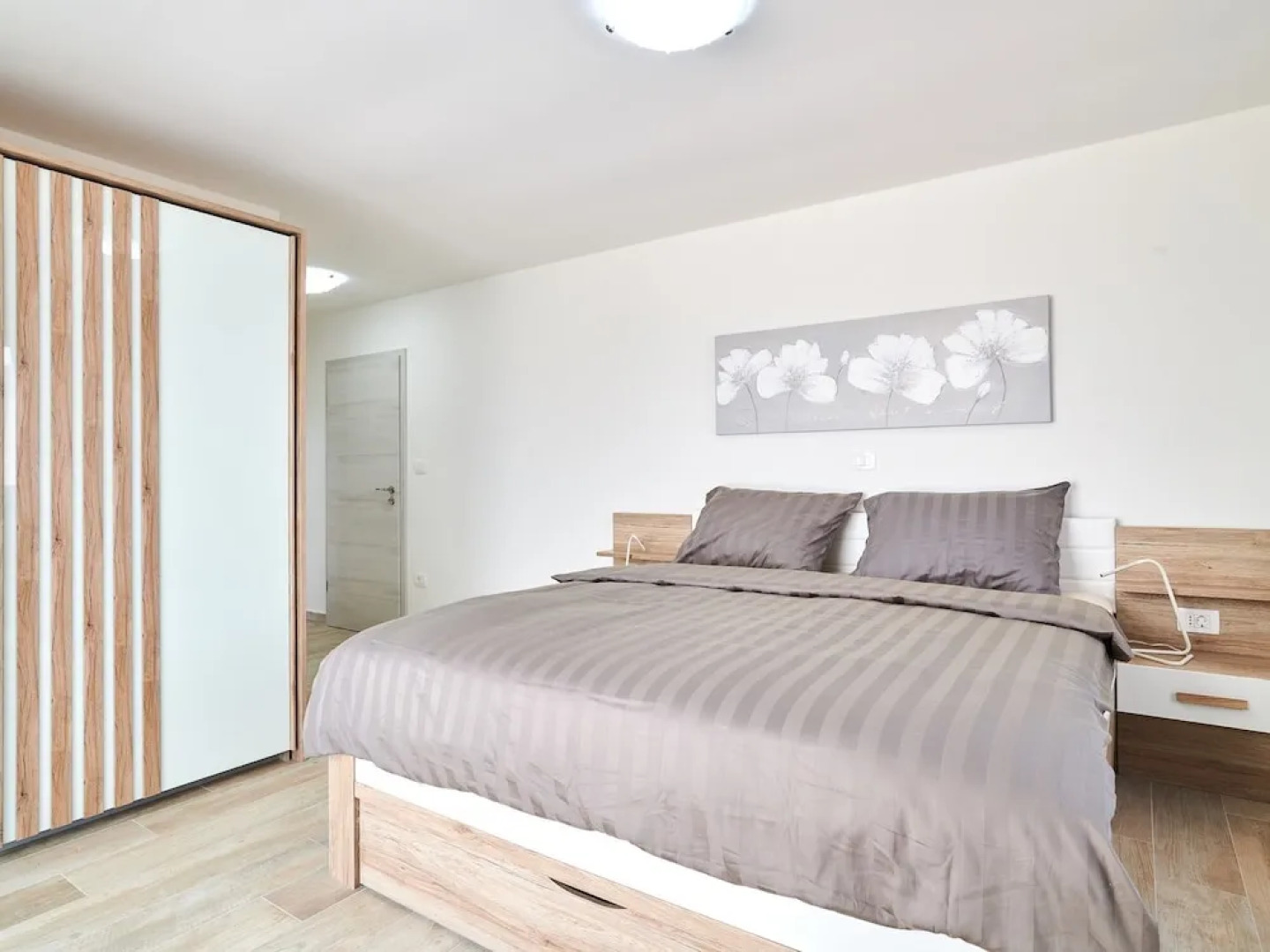 Beautifully decorated villa with pool ideal for vacation with your family.