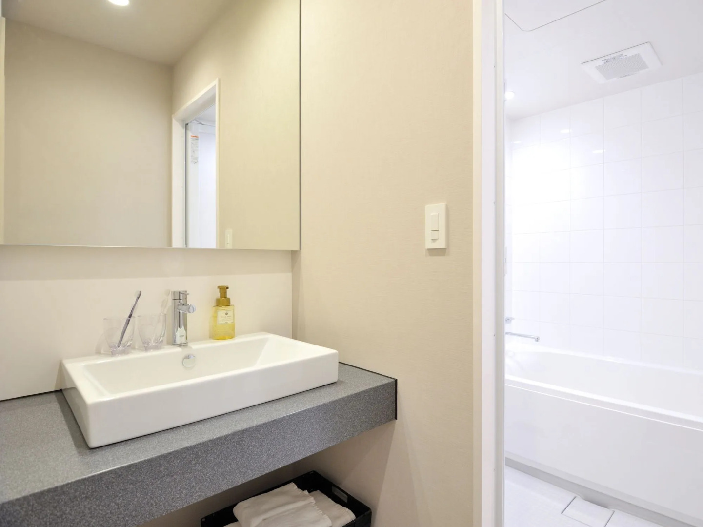 Hotel androoms Osaka Hommachi