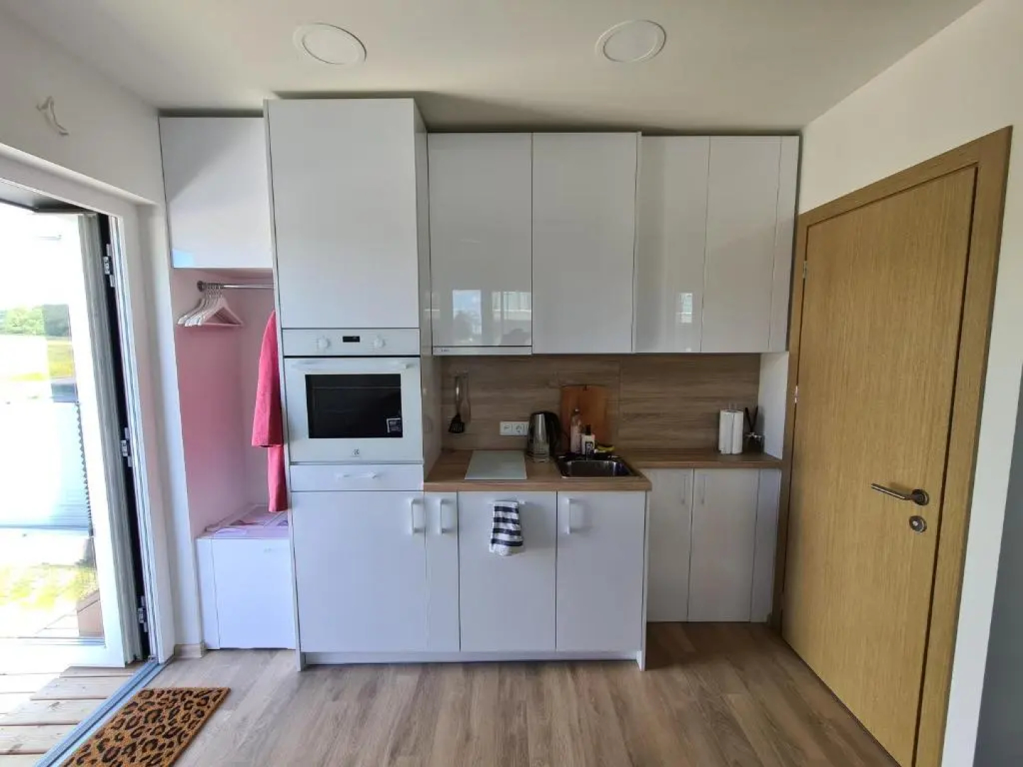 Vaivorykštės 7D apartamentai (su baseinu)