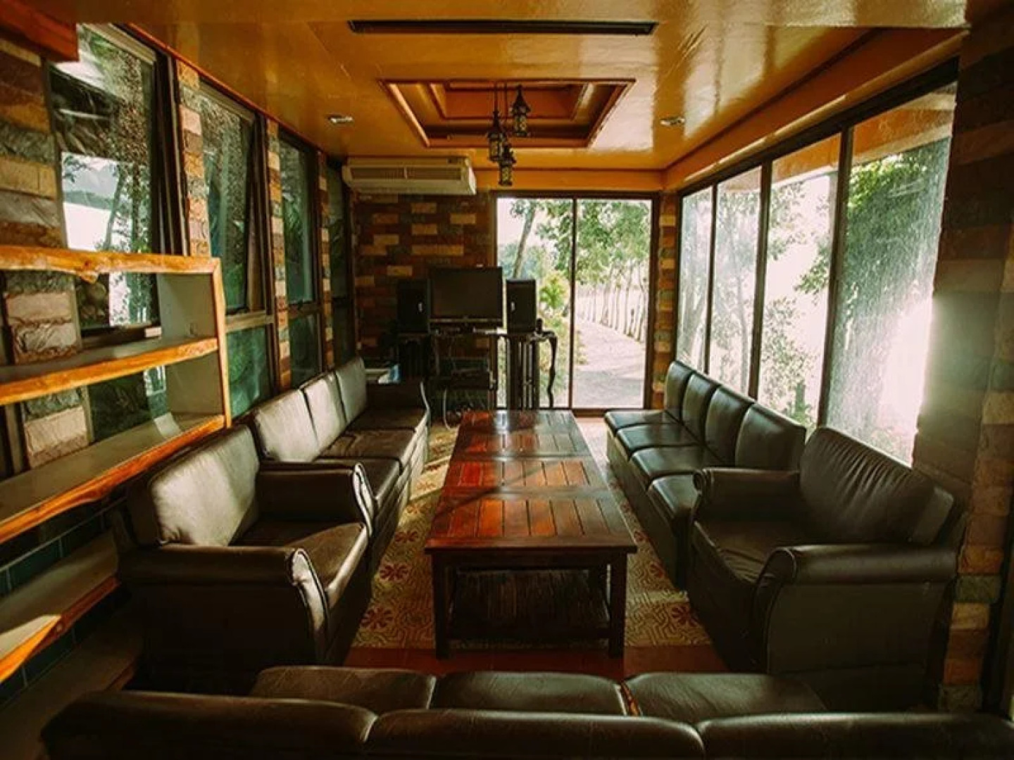 Pufa EngNam Lake Resort