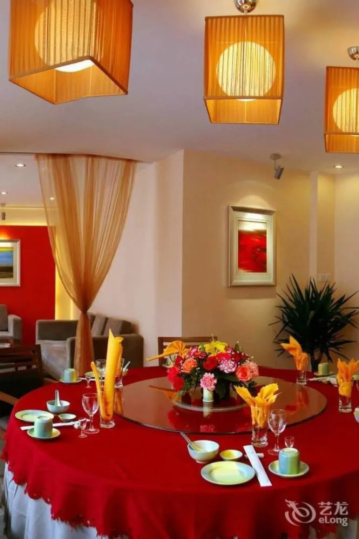 Yangshuo Tangrenjie Hotel