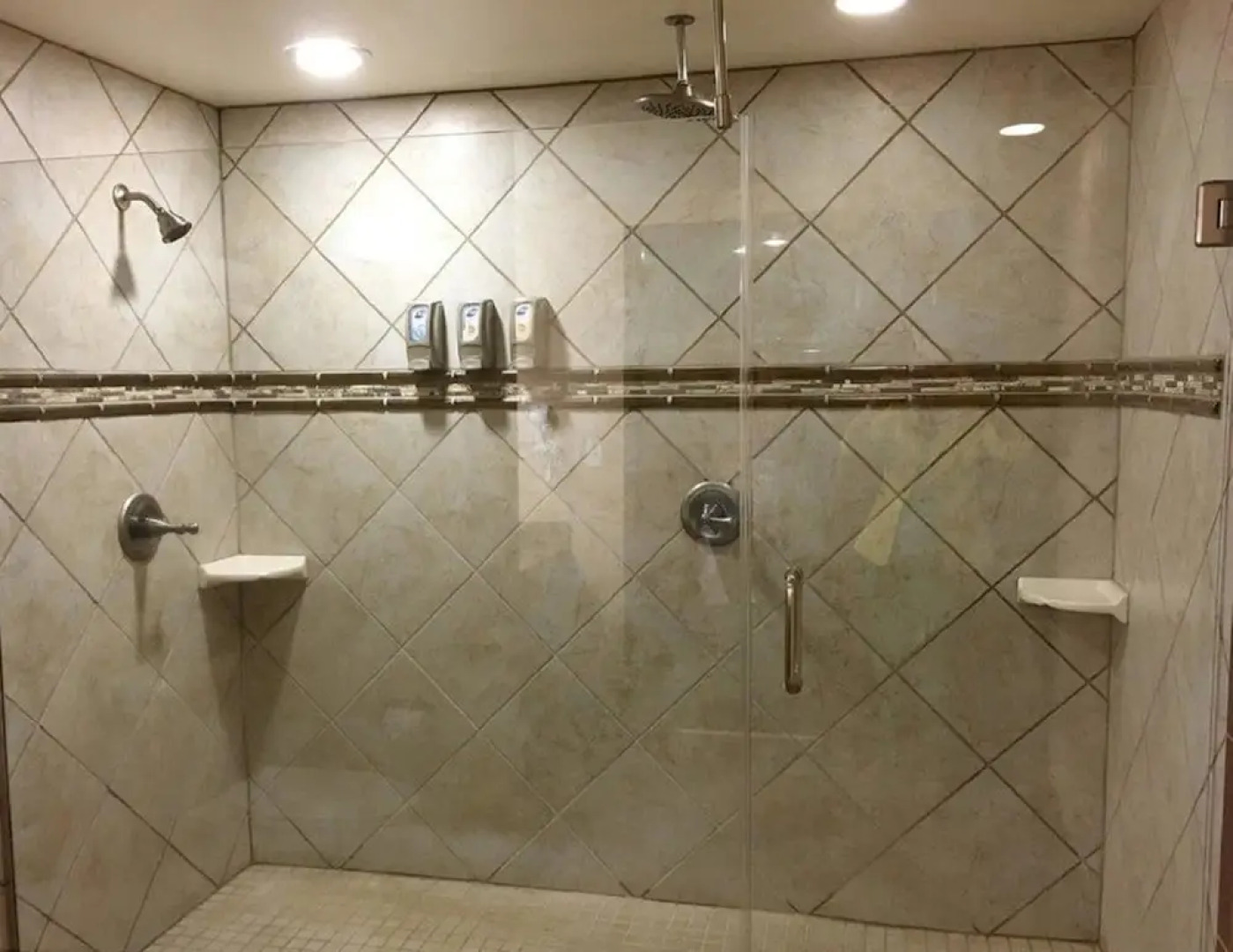 Midnight Rose & McGills Hotel & Casino