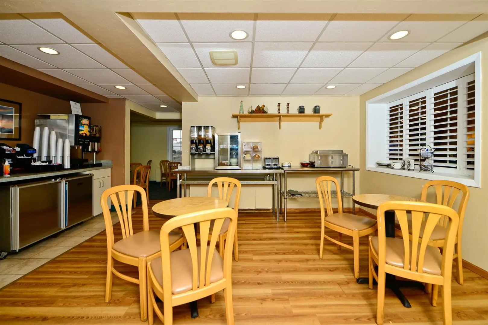 Americas Best Value Inn & Suites St. Cloud