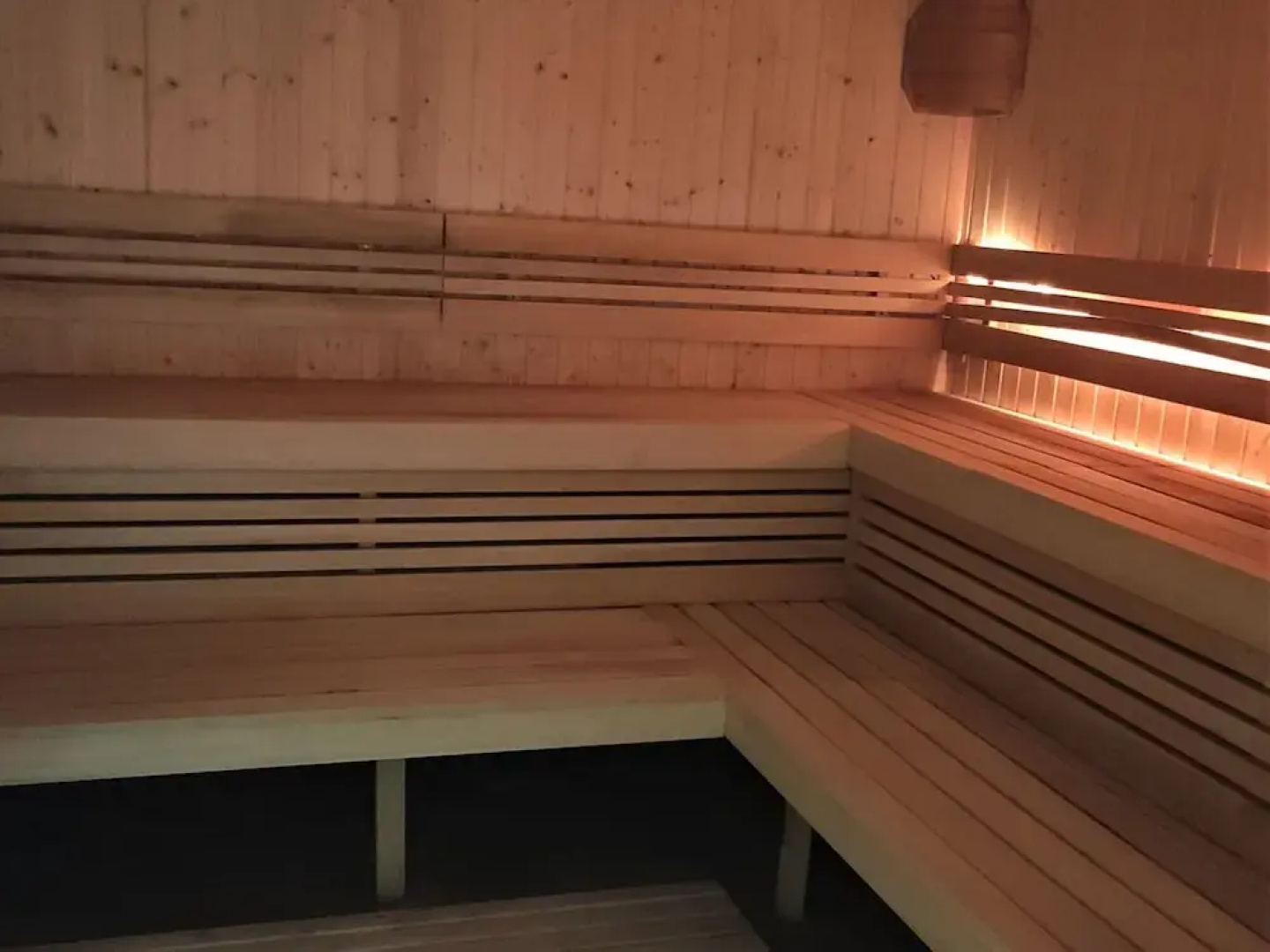 A Comfortable Apartment With a Swimming Pool and Sauna in Dziwnow for 4 People