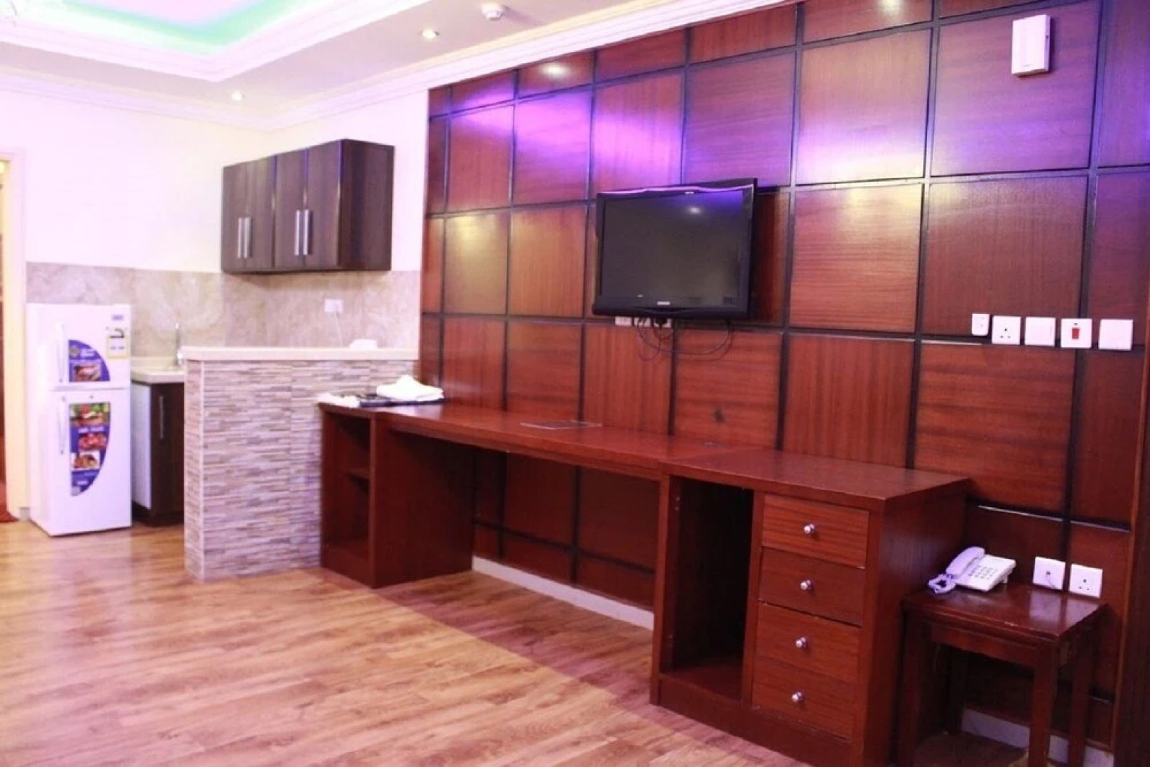 Almabkharah Althahabiya