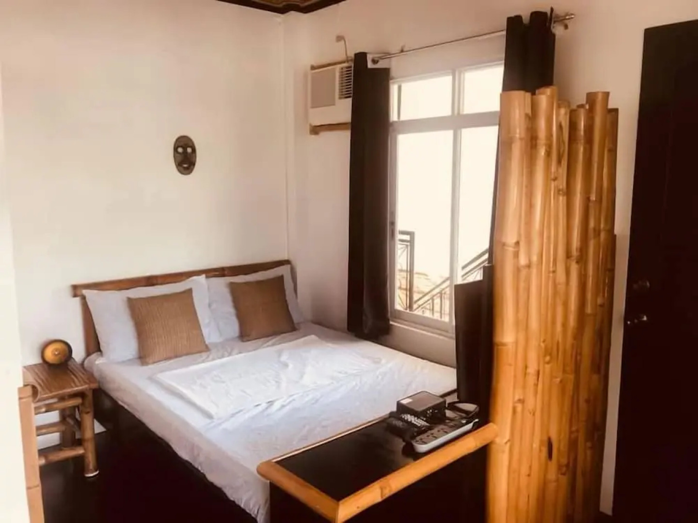 Everyday Sunday Hotel Cafe