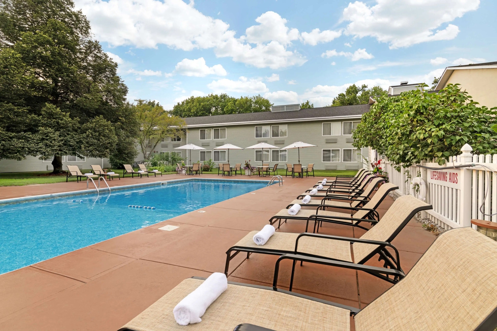 Best Western Plus Windjammer Inn & Conference Center