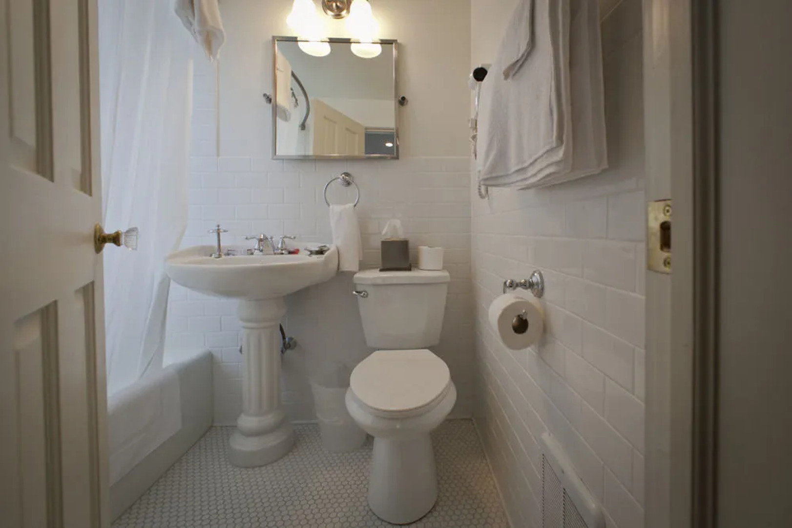 The 1850 House Inn and Tavern