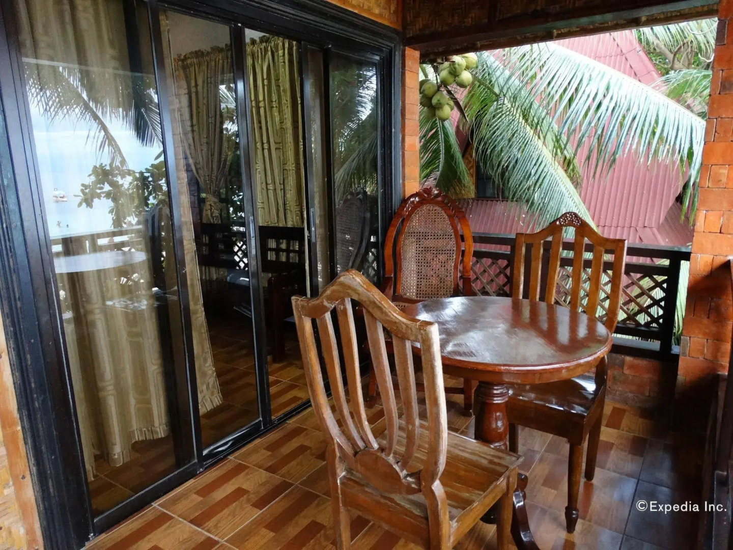 Alona Tropical Beach Resort