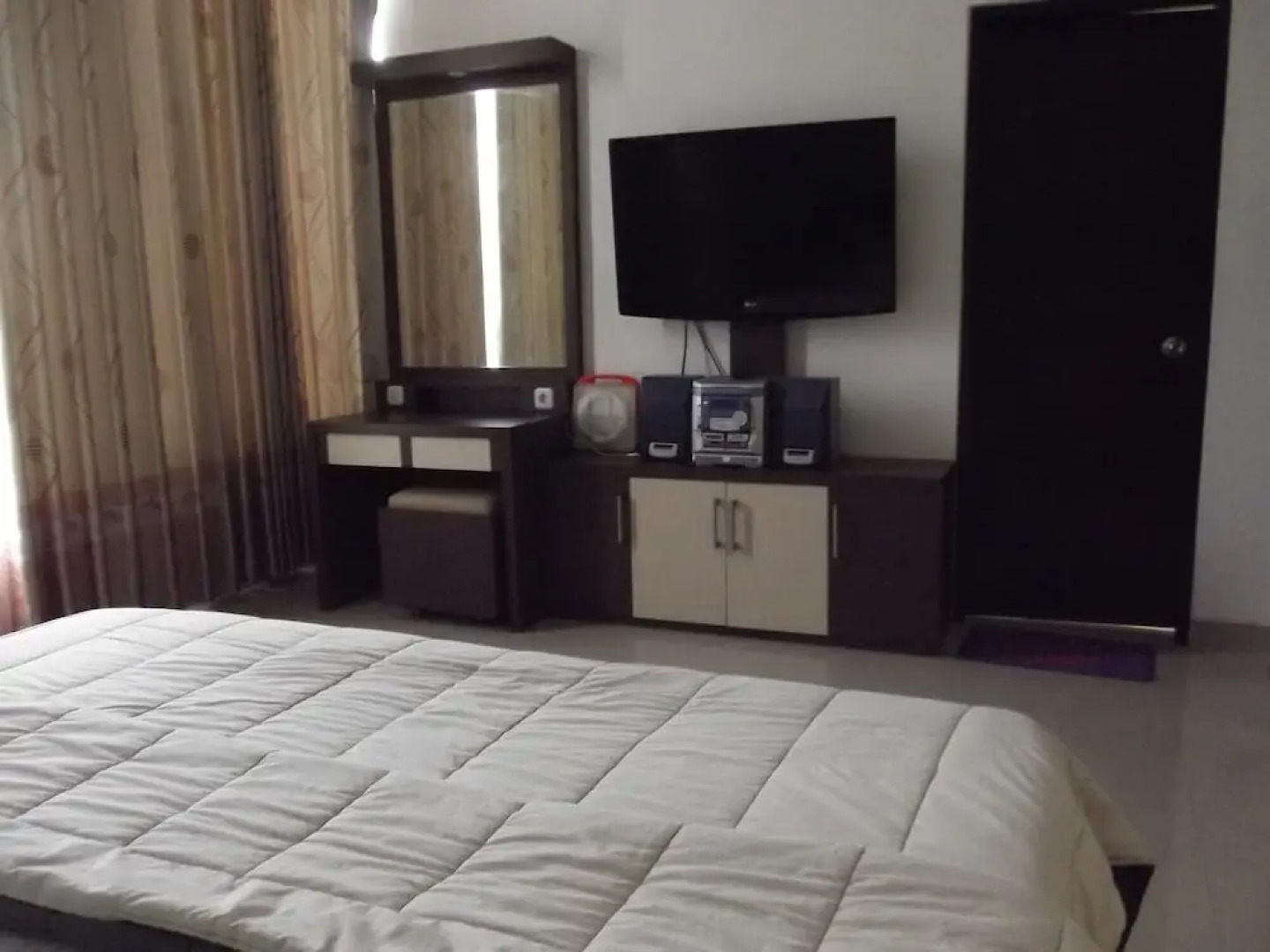 Three Bedrooms House With a Pool