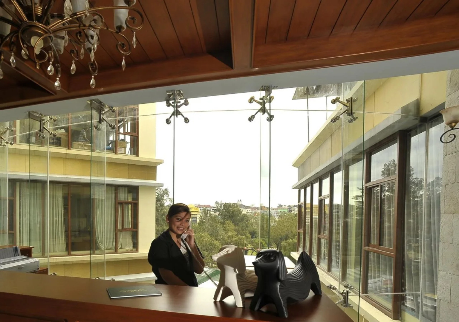 Paragon Hotel and Suites