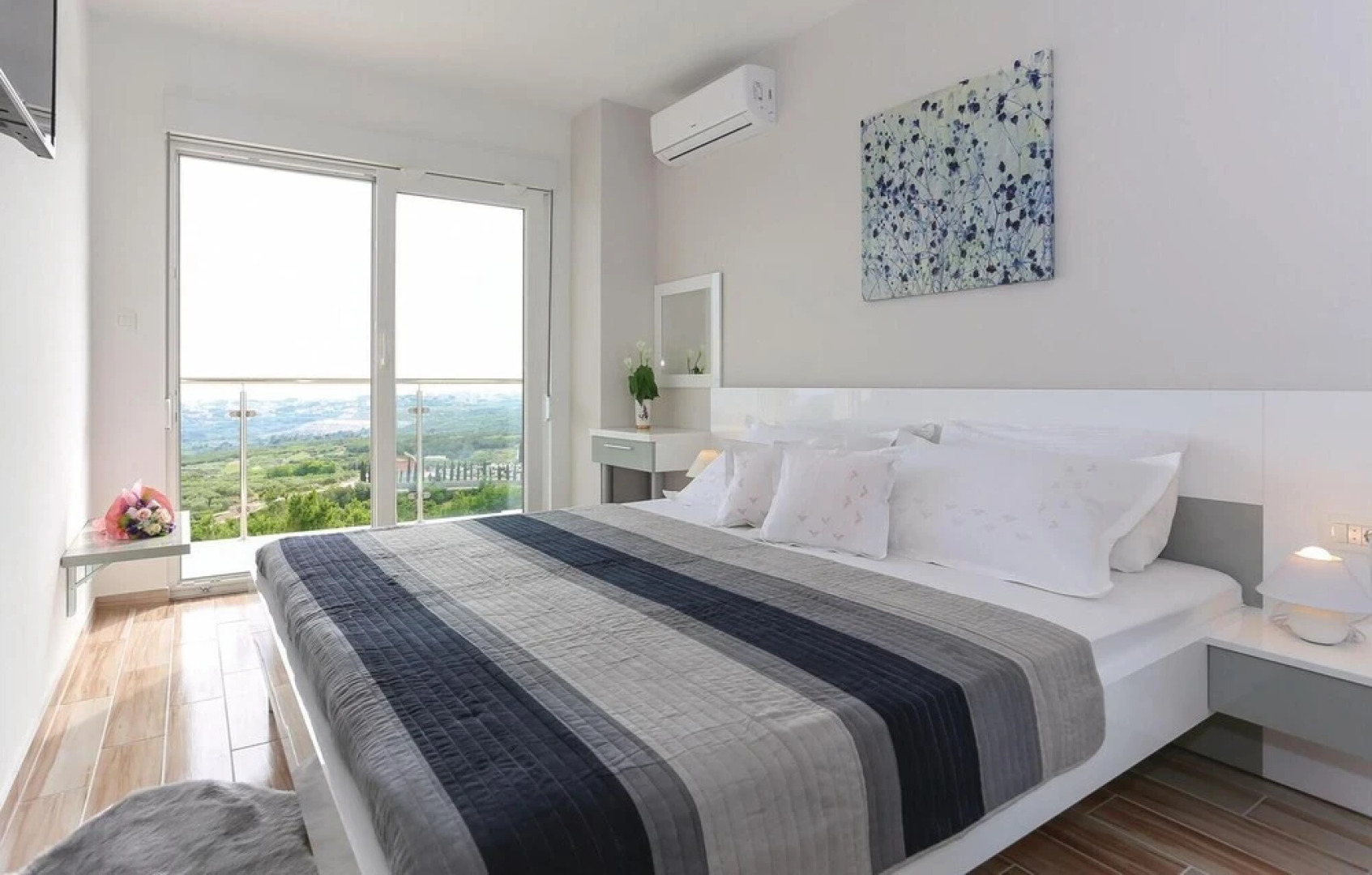 Stunning Home in Kucine With Wifi and 4 Bedrooms