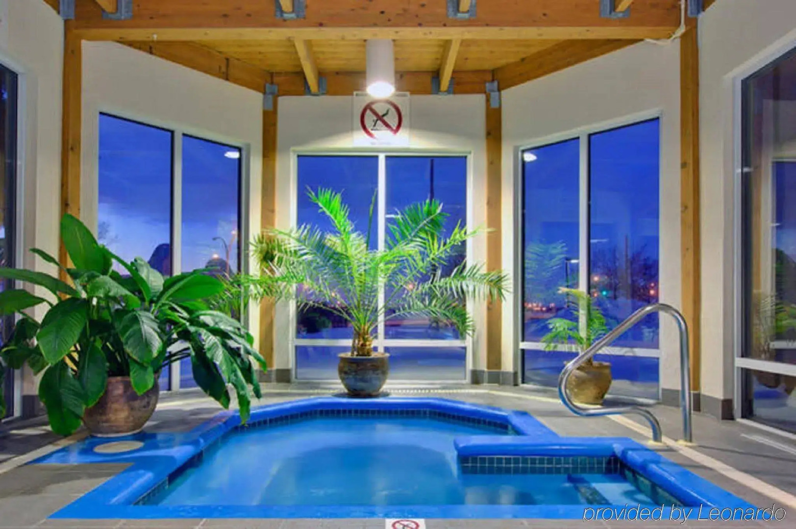 Holiday Inn Montreal Longueuil by IHG