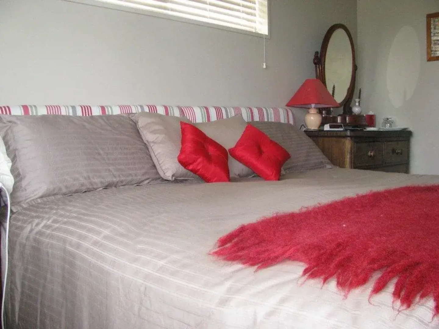 Cricklewood House Bed & Breakfast