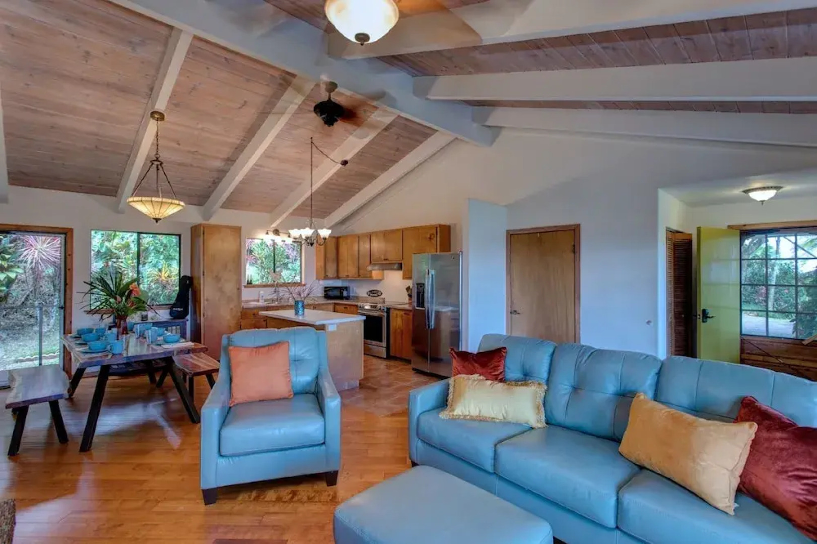 Hamakua Pukana La Hale 3 Bedroom Home by RedAwning