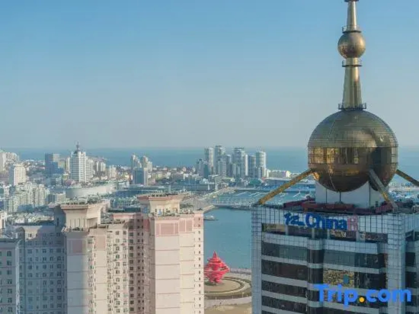 Yuelan Seaview Hotel Apartment (Qingdao May Fourth Square China Railway Center)
