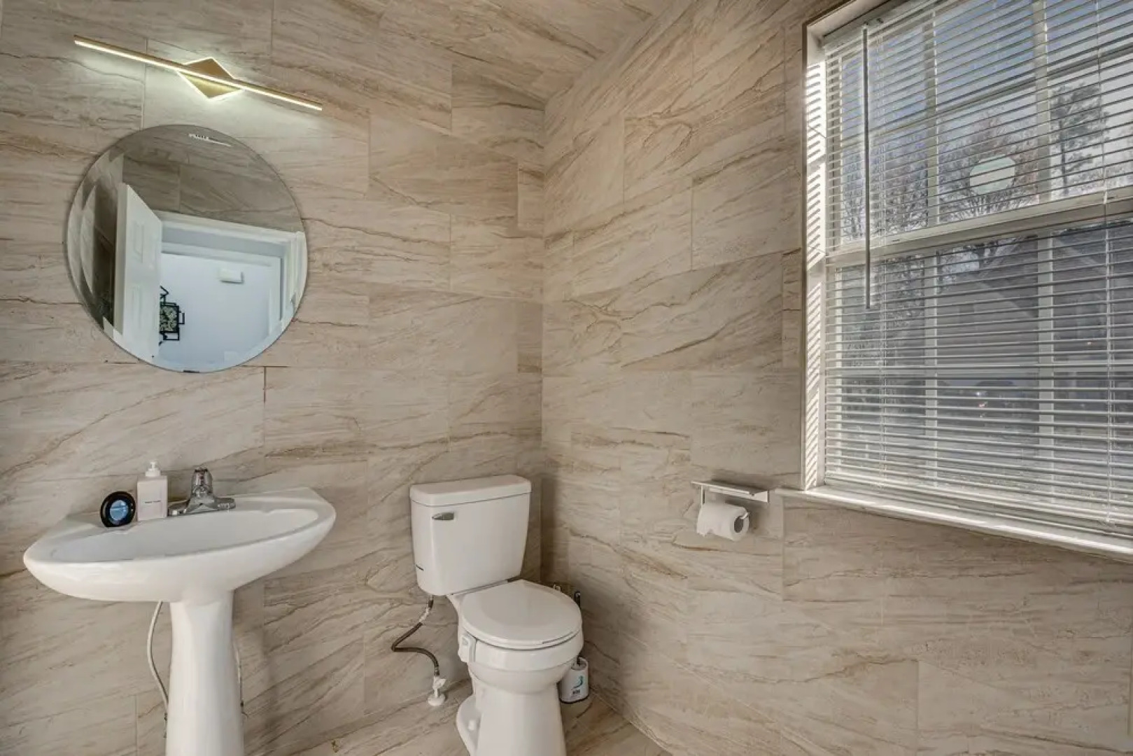 Modern College Park Home: 13 Mi to Dtwn Atlanta!