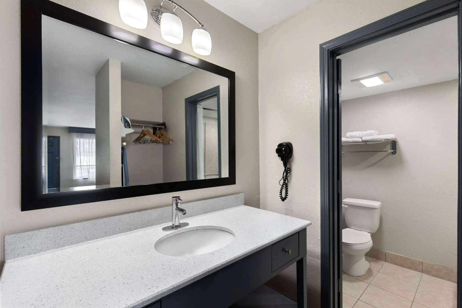 Days Inn by Wyndham Carlisle