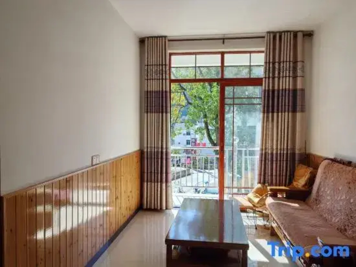 Wuyuan Ancient Maple Hotel