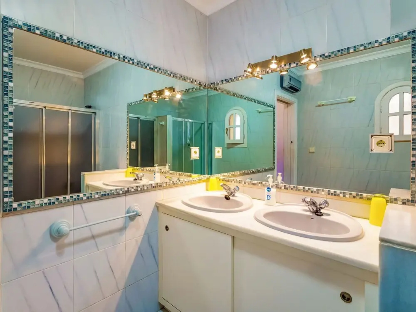 Beautiful Villa in Pedreguer With Swimming Pool